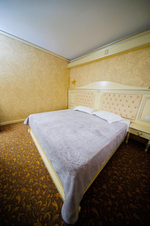 Cazare Plopii Fara Sot Iasi Eksteriør bilde
