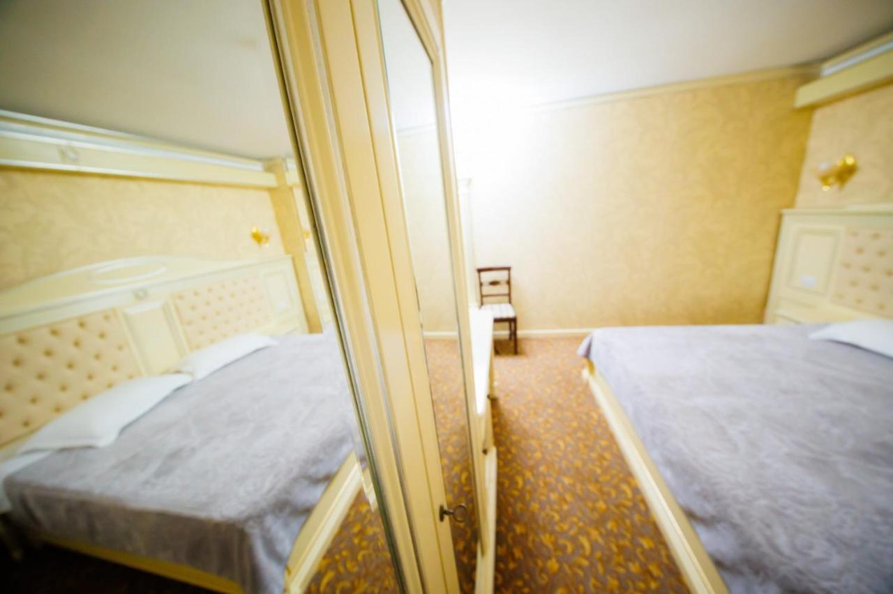 Cazare Plopii Fara Sot Iasi Eksteriør bilde